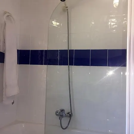 Hostal Bar Stop Guest house